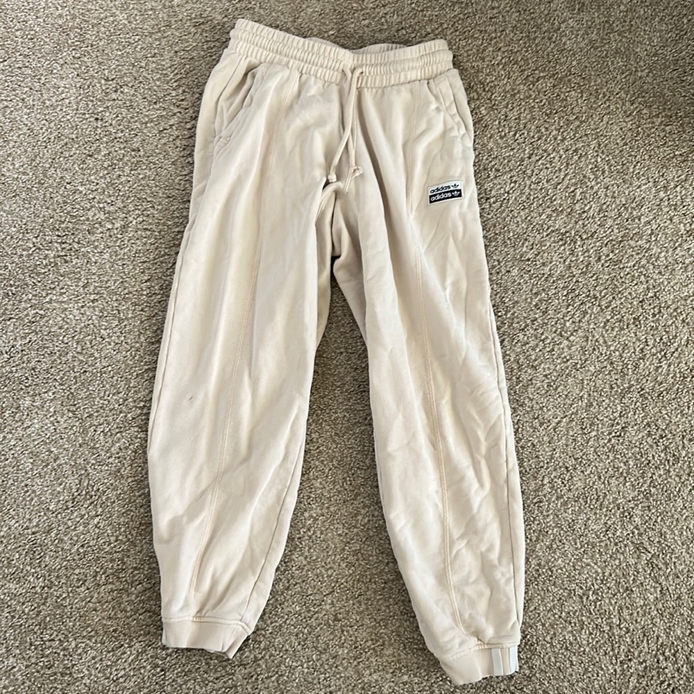 Adidas 23 inch inseam sweat Pants size XS. Only worn a few times. Very comfy.